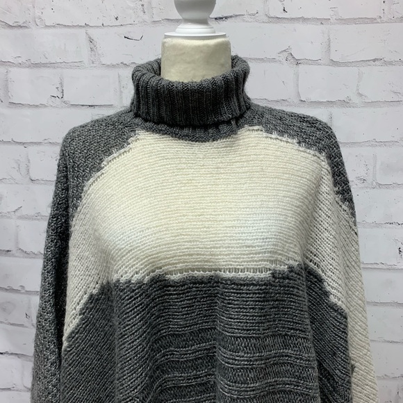 Bebe Women’s Poncho - Picture 2 of 5